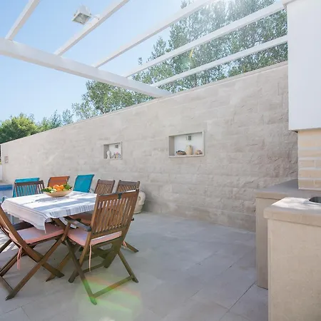 Apartament Morana *